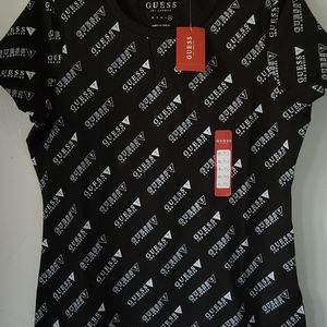 Guess t-shirt for a woman